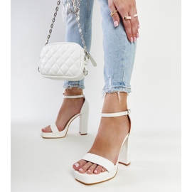 Sandales à talons hauts Nariman blanches 1