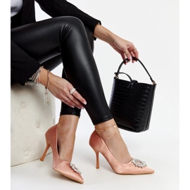 Talons hauts beiges finition satinée et strass par Susegana 1