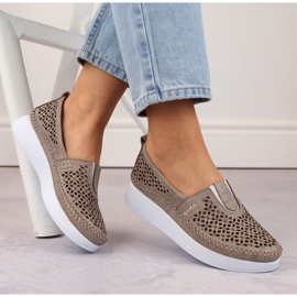 Slip-on femme en cuir ajouré, beige T.Sokolski 0712 2