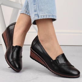 Chaussures compensées slip-on noires pour femme Potocki SZ12345 1