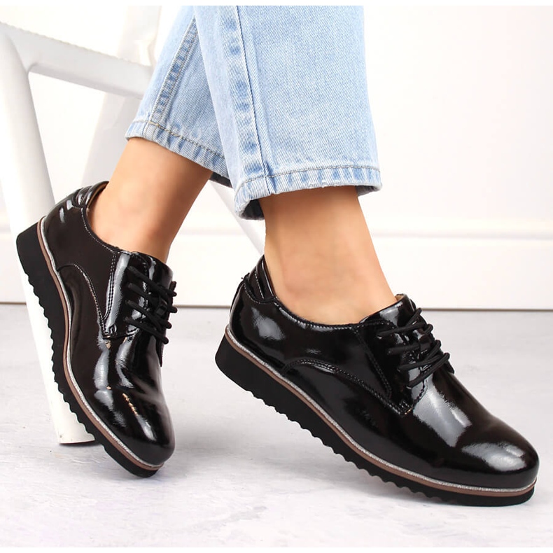 Chaussures femme en cuir verni noir Filippo 2