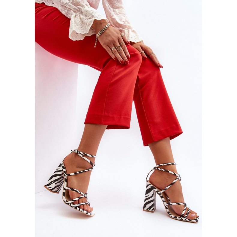 Sandales à talons hauts blanches et noires à la mode Josette 1