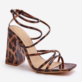 Sandales à talons hauts marron à la mode Josette brun 4