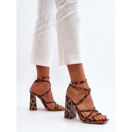 Sandales à talons hauts marron à la mode Josette brun 8