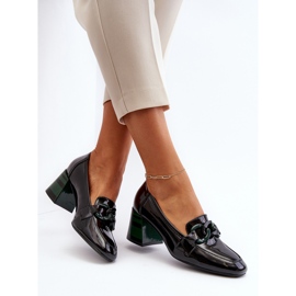 Vinceza Escarpins vernis noirs Paliotte avec chaîne 1