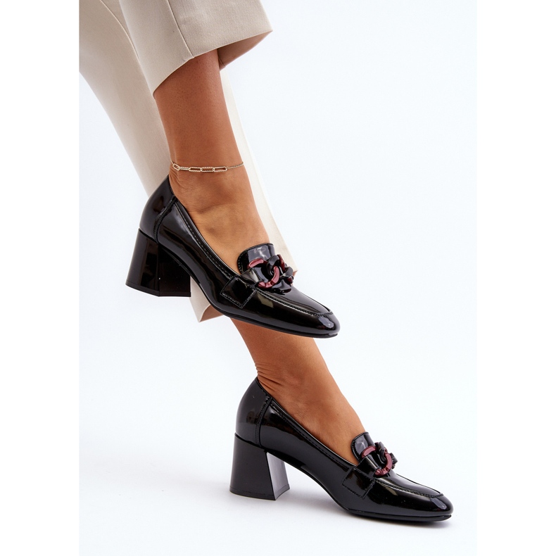 Vinceza Escarpins vernis noirs Paliotte avec chaîne le noir 1