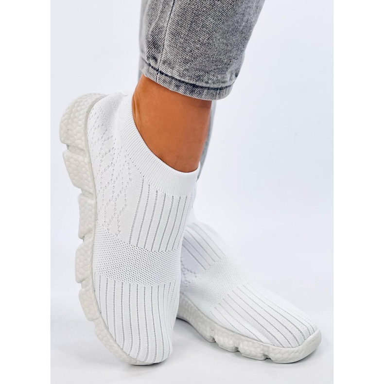 Darts Chaussures de sport chaussettes blanches 1