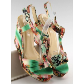 Sandales compensées en satin 903 vert 1