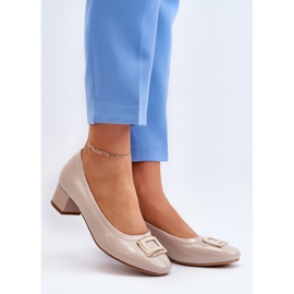 Vinceza Escarpins en cuir verni sur bloc avec décoration, Beige Enollia 2