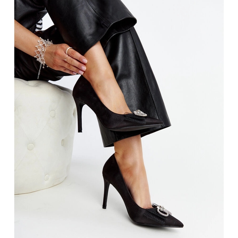 Talons hauts noirs avec nœud décoratif Natasa le noir 1