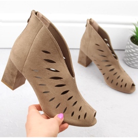 Bottines ajourées femme en daim cappuccino Potocki LE20318 brun 1 Bottines ajourées femme en daim cappuccino Potocki LE20318 brun 1