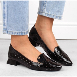 M. DASZYŃSKI Chaussures à enfiler ajourées vernies pour femmes M.Daszyński SA178A-2 le noir 4