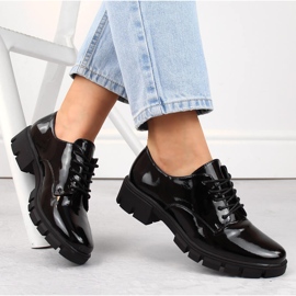 M. DASZYŃSKI Chaussures à enfiler ajourées vernies pour femmes M.Daszyński SA178A-2 le noir 5