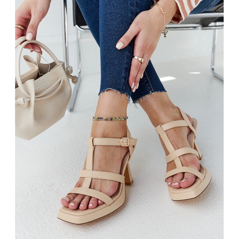 Sandales à talons hauts beige clair en éco-cuir Pirjo 1 Sandales à talons hauts beige clair en éco-cuir Pirjo 1