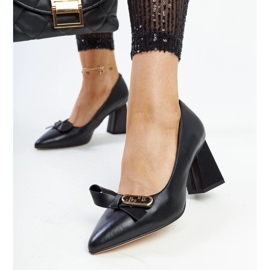 Escarpins à talons hauts en cuir noir de Vinceza le noir 1