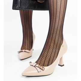 Escarpins à talons hauts beiges de Vinceza 1 Escarpins à talons hauts beiges de Vinceza 1