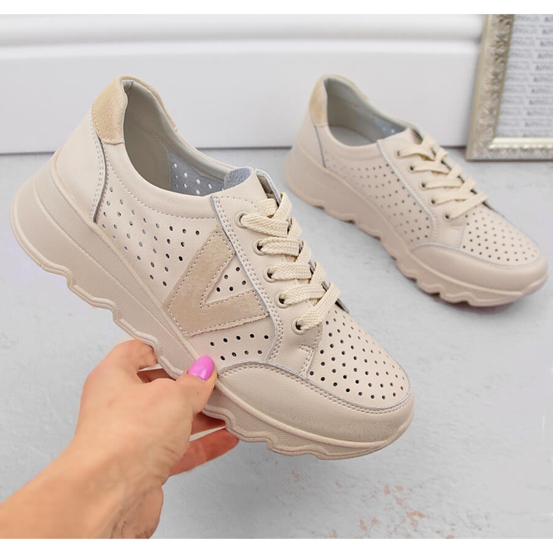 Chaussures de sport femme en cuir ajouré, beige Vinceza 7875 1