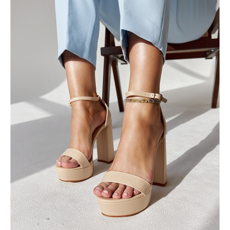 Sandales à talons hauts beiges de Sille 1