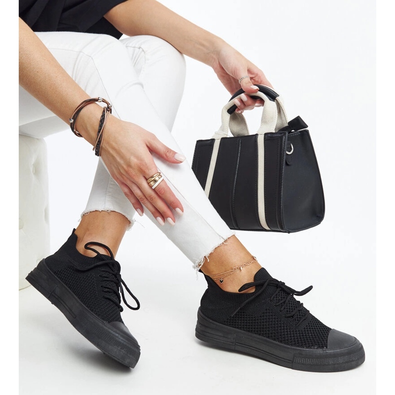 Baskets de sport légères noires par Senaida le noir 1