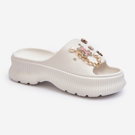 Tongs en mousse pour femmes avec décorations, blanc Afariana 1