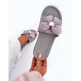 Tongs pour femmes avec décoration sur plateforme basse, gris Cedrella 1