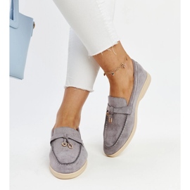 Mocassins gris avec pendentif en métal de Fiorano 2 Mocassins gris avec pendentif en métal de Fiorano 2