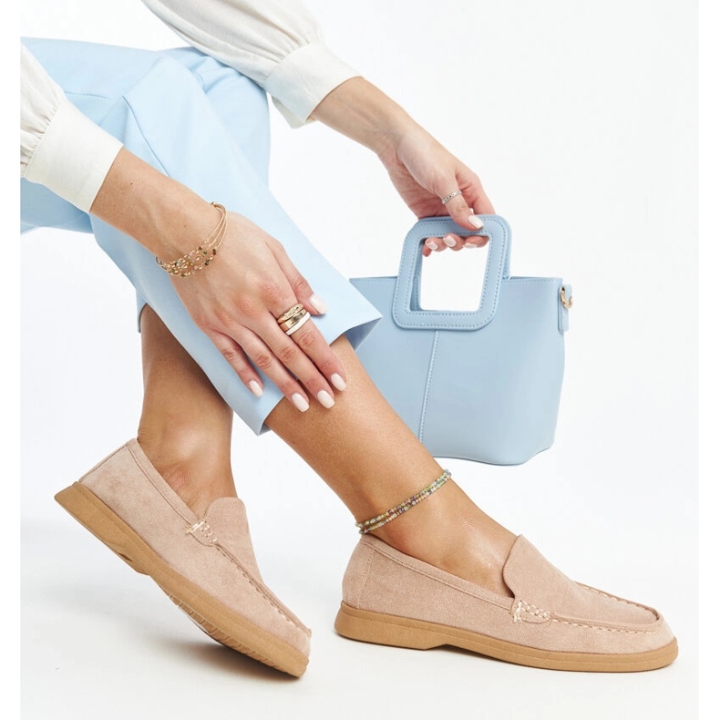 Chaussures en daim beiges de Rumay 1