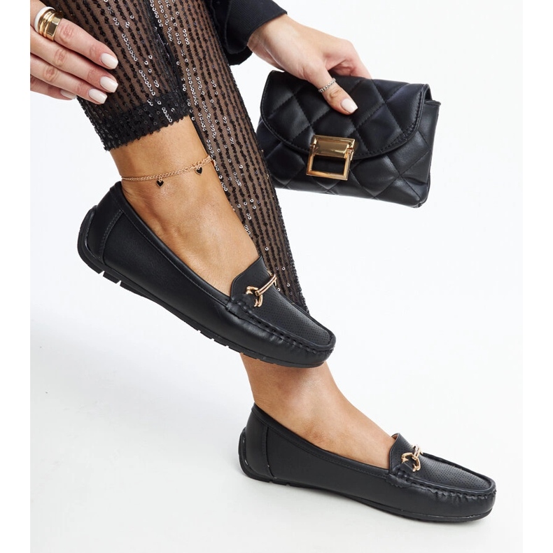 Mocassins noirs avec boucle décorative par Adila 1