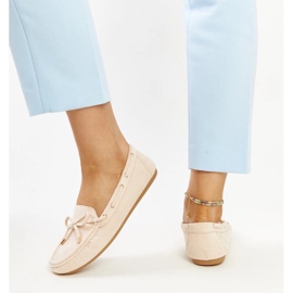 Mocassins en daim beige clair par Aneesa 3