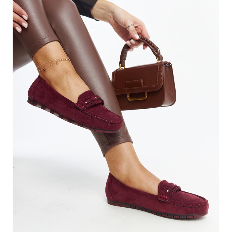 Mocassins bordeaux avec bride décorative de Widaad rouge 1