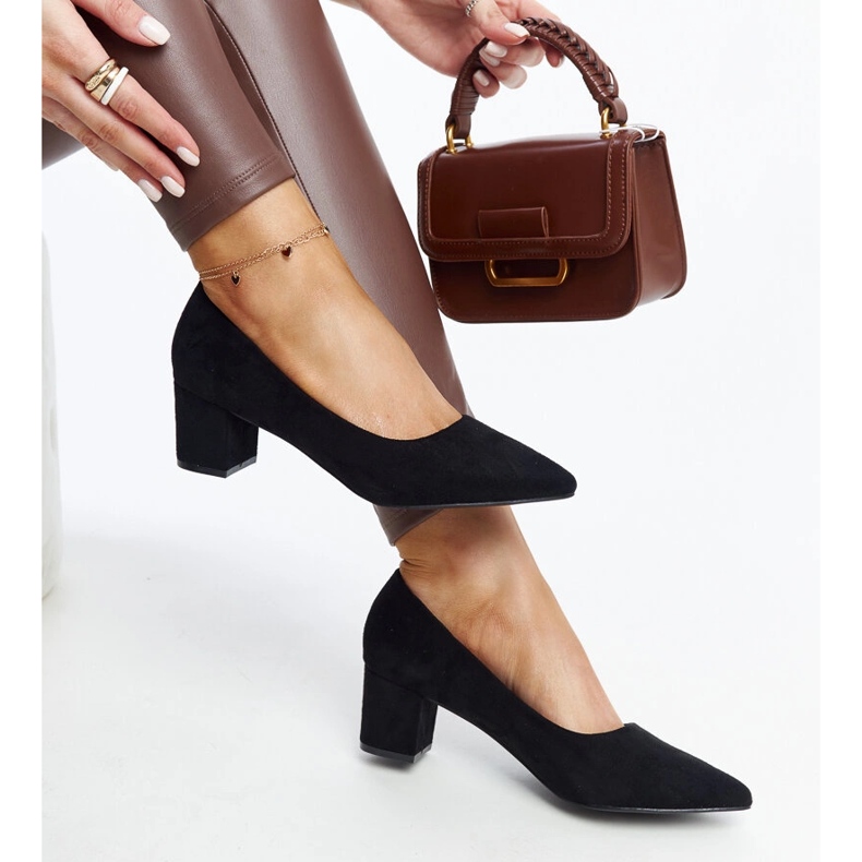 Escarpins à talons hauts Araxi noirs 1