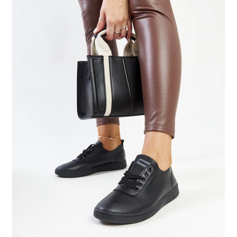 Baskets en éco-cuir Yusra noires 1