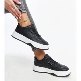 Baskets noires avec semelle Intis plus épaisse le noir 1