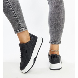 Baskets noires avec semelle Intis plus épaisse le noir 3
