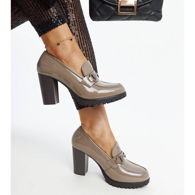 Escarpins à talons vernis gris par Giacoma 1