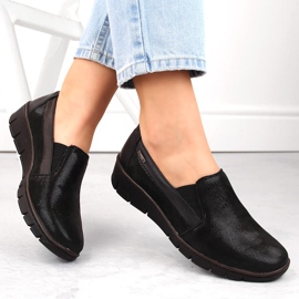 Chaussures à enfiler confortables en cuir pour femmes, noires Helios 350.015.011 1