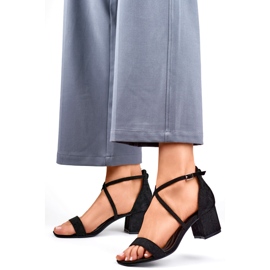 Sandales femme à talon bas et brides en daim noir le noir 3