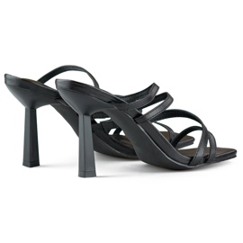Tongs noires élégantes pour femmes avec un talon haut 1