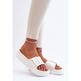 Tongs en mousse pour femmes sur la plateforme avec boucle Big Star NN274A661 blanc 2