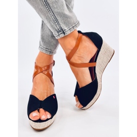 Sandales compensées à bout ouvert de Berna Black le noir 1