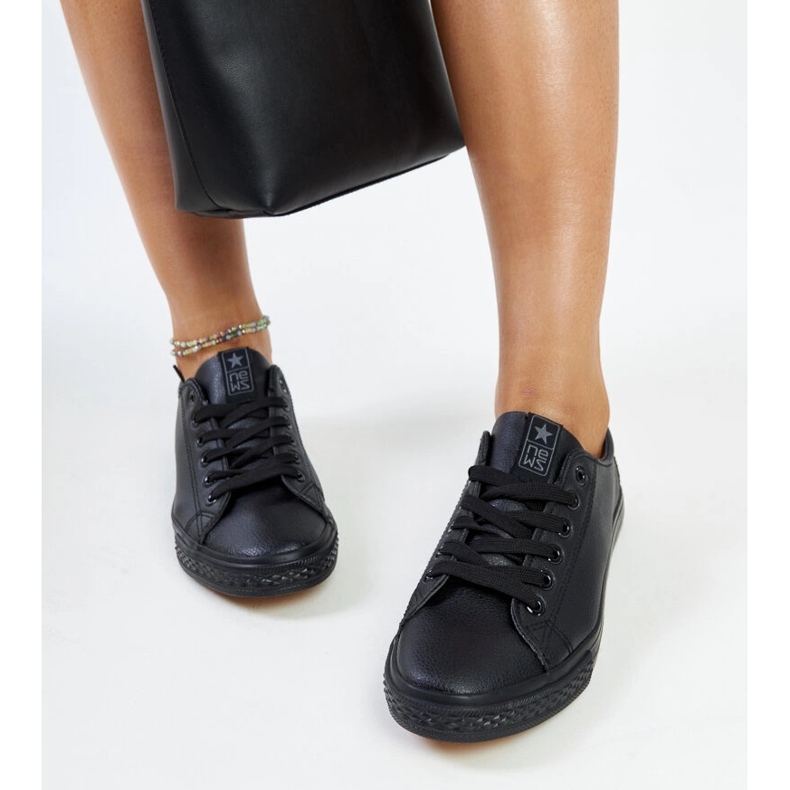 News Baskets noires en éco-cuir Luz 1