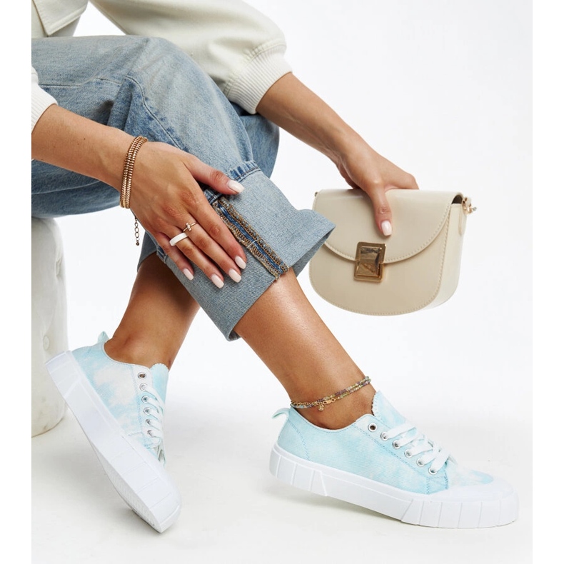 Baskets en tissu bleu par Jerina 1