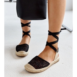 Espadrilles en dentelle noire à talon ouvert par Teha 5