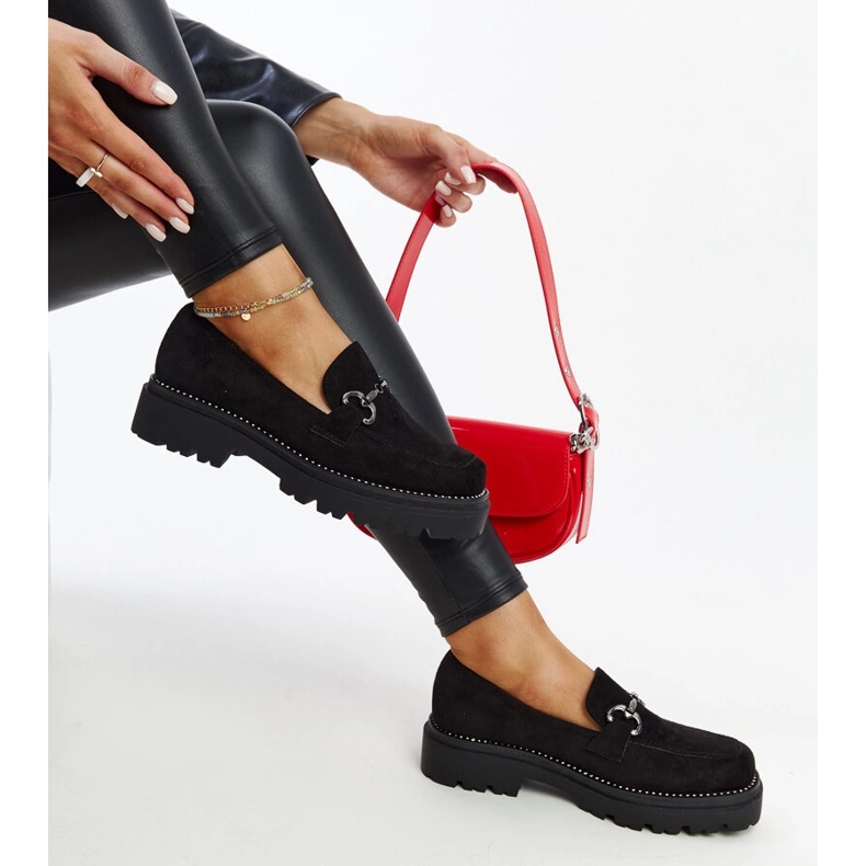 Chaussures en cuir noir avec boucle décorative 1