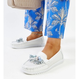 Mocassins Aune en cuir blanc à franges blanche 2