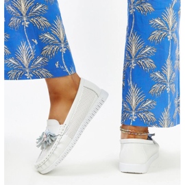 Mocassins Aune en cuir blanc à franges blanche 3