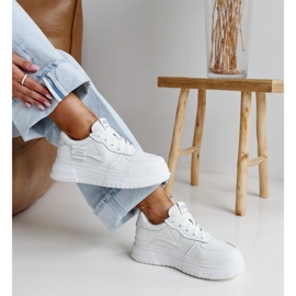 Baskets Aria en cuir blanc à semelle épaisse blanche 1