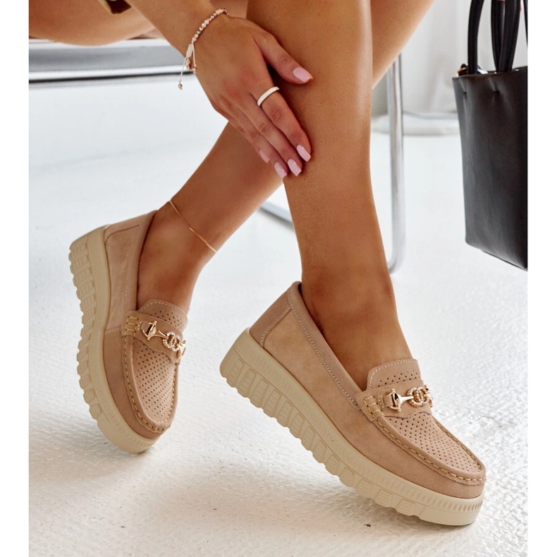 Chaussures en cuir beige avec boucle Taija décorative 1 Chaussures en cuir beige avec boucle Taija décorative 1
