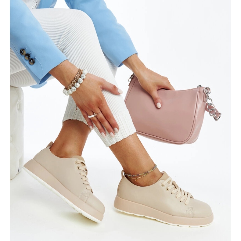 Baskets femme en cuir beige 1