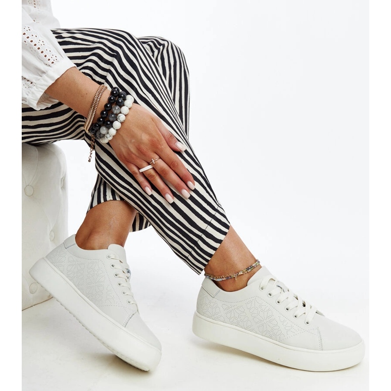 Baskets en cuir beiges 1